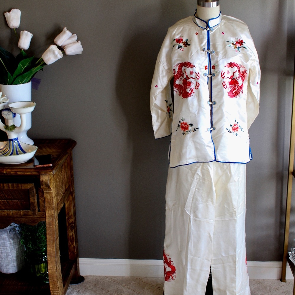 Vintage 100% silk Embroidered Chinese Pajamas